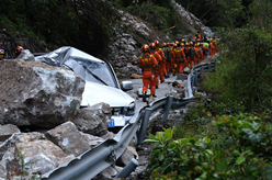 四川森林消防總隊在瀘定地震災區救援