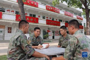 奮力實現建軍一百年奮斗目標 打開強軍事業發展新局面——習近平主席出席軍隊領導干部會議時發表的重要講話在全軍部隊引起強烈反響