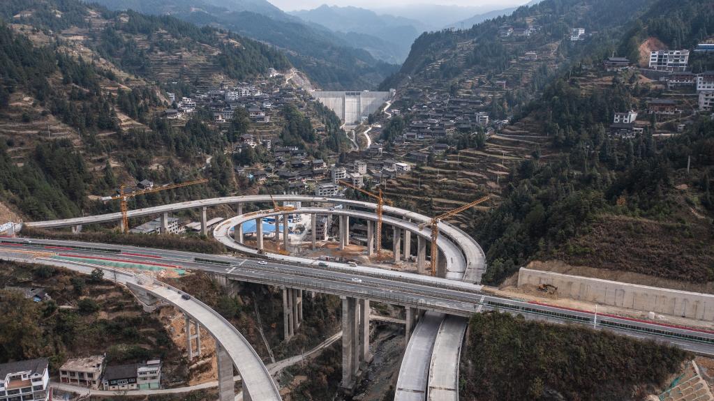 貴州：雷榕高速建設有序推進