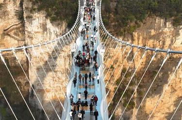 新春走基層丨湖南：景區迎客流高峰 旅游業快速“回暖”