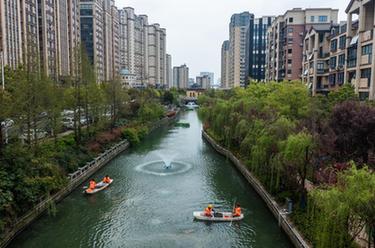 湖州：增殖放流 改善小微水體環境