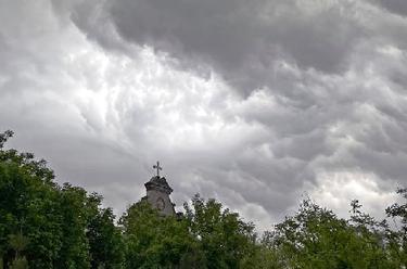 北京迎來雷雨天氣