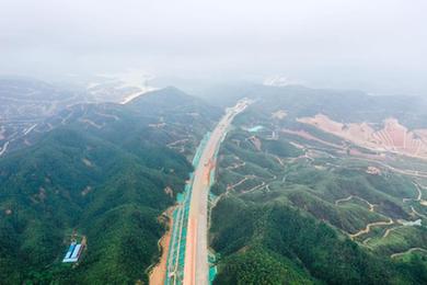 黃茅海跨海通道建設進展順利