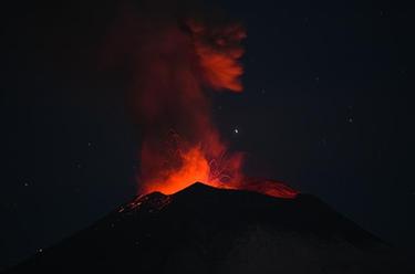 墨西哥波波卡特佩特火山高度活躍