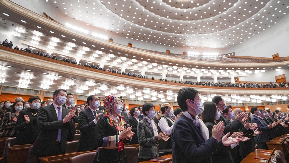 十四屆全國人大一次會議舉行第四次全體會議