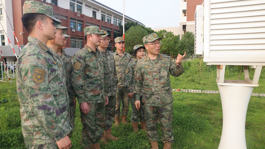 算天——記“最美新時代革命軍人”張衛民